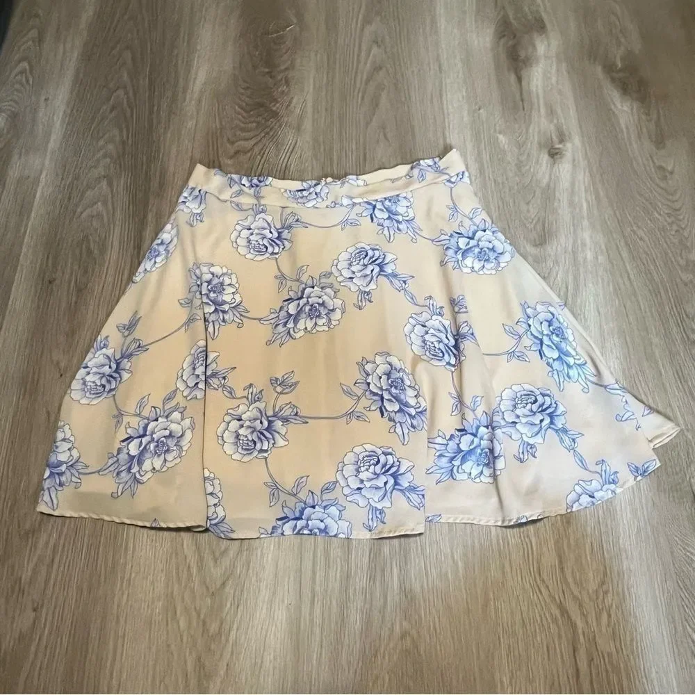 Audrey 3+1 Blue & White Floral Print Skirt